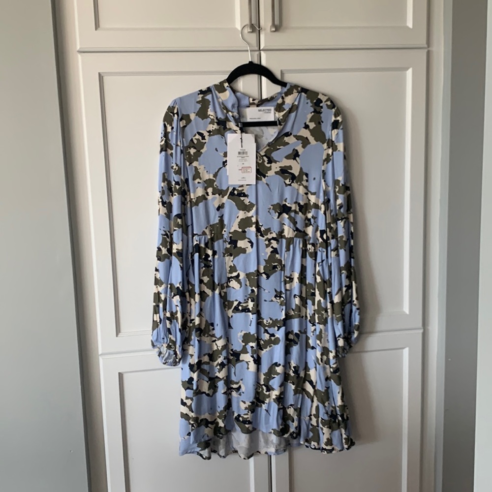 Beautiful dress so stylish